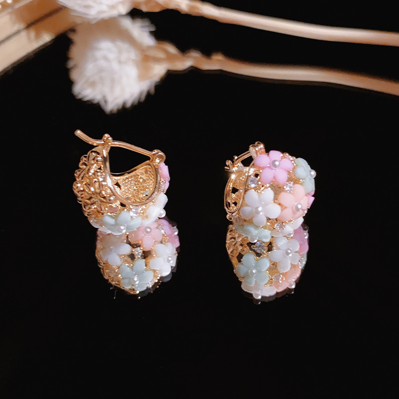 Fashionable Zircon Pearl Flowe - Wedding Hampers review and price